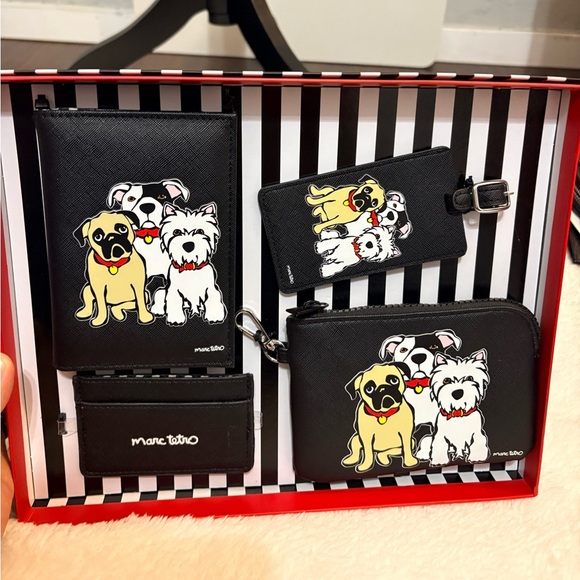 New Marc Tetro Dog Print Travel Accessory Set - Picture 7 of 7